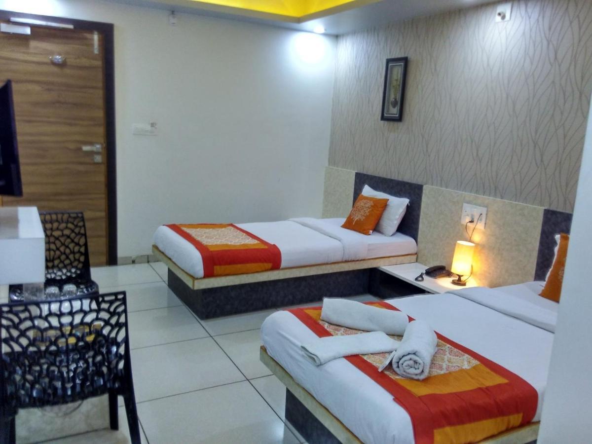 Hotel Sigma Inn Ahmadabad Zewnętrze zdjęcie